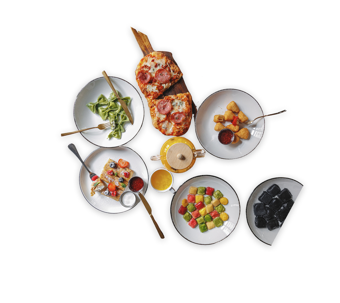 Страви Go Eat на столі: паста, піца, млинці з ягодами та нагетси